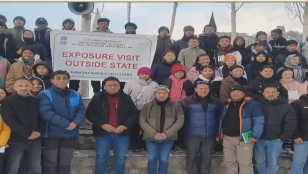 School students of Leh visit Delhi and Agra under Samagra Shiksha schemes. School students of Leh visit Delhi and Agra under Samagra Shiksha schemes