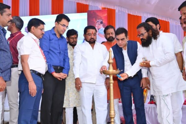 आरके एचआईवी एड्स रिसर्च एंड केयर सेंटर ने तुलजापुर (उस्मानाबाद) में ६ लाख लोगों के लिए मुफ्त चिकित्सा शिविर का आयोजन किया